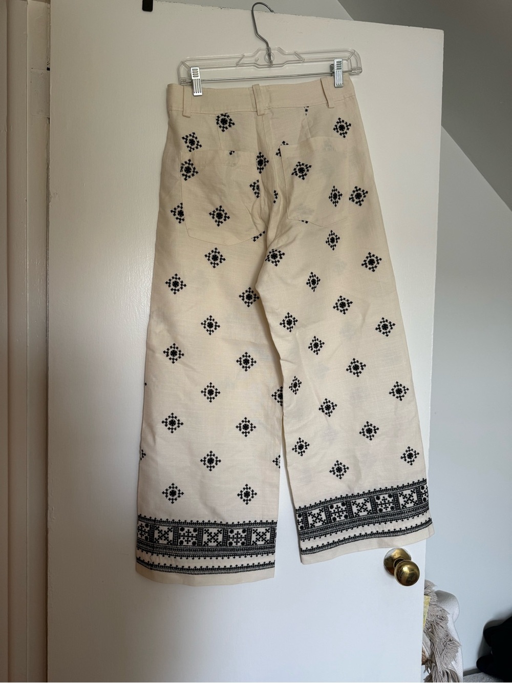 ZARA Cream Pants with Embroidery - Picture 5 of 8
